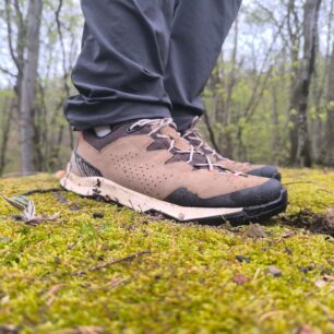 Chůze v LOWA EXPLORER GTX LO je jak pohádka z mechu a kapradí