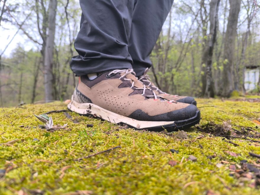 Chůze v LOWA EXPLORER GTX LO je jak pohádka z mechu a kapradí