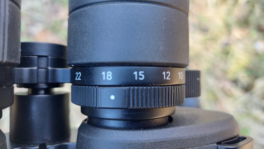 Rozsah zoomu a stupnice od 10 do 22 - NIKON ACTION ZOOM