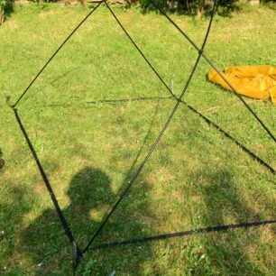 Warmpeace Shark - je možné použít i jako tarp díky půdorysným popruhům