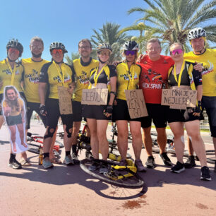 Unikátní sportovní projekt dokončen: Pět českých koloběžkářek ujelo trasu ženské Tour de France den před pelotonem. Foto: Martin Brož
