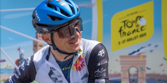 Tour de France po vlastní ose. Daniel Polman v loňském roce zvládl přes 6 000 kilometrů s podporou ULTRA Los Křupos
