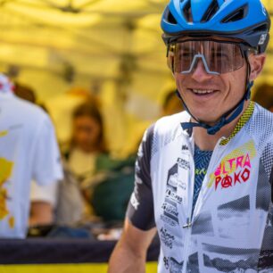 TOUR DE FRANCE PO VLASTNÍ OSE. DANIEL POLMAN V LOŇSKÉM ROCE ZVLÁDL PŘES 6 000 KILOMETRŮ S PODPOROU ULTRA LOS KŘUPOS