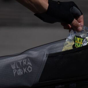TOUR DE FRANCE PO VLASTNÍ OSE. DANIEL POLMAN V LOŇSKÉM ROCE ZVLÁDL PŘES 6 000 KILOMETRŮ S PODPOROU ULTRA LOS KŘUPOS