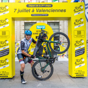 TOUR DE FRANCE PO VLASTNÍ OSE. DANIEL POLMAN V LOŇSKÉM ROCE ZVLÁDL PŘES 6 000 KILOMETRŮ S PODPOROU ULTRA LOS KŘUPOS