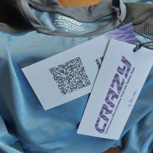 Etikety a jejich fixace k triku CRAZY SHIRT VIPER MAN