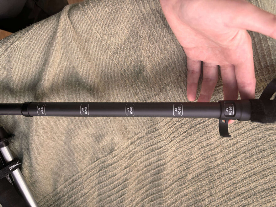 Nastavitelná délka od 110-130 cm.