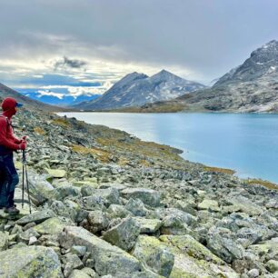 Při táhlých stoupáních v kamenitém terénu Jotunheimenu poskytoval svetr Simond jako 2. vrstva vynikající hřejivost a stabilní teplotní komfort.