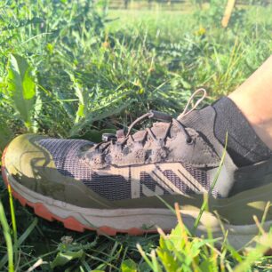 Tak rosu nemáme rádi - QUECHUA MH500 LIGHT FASTER