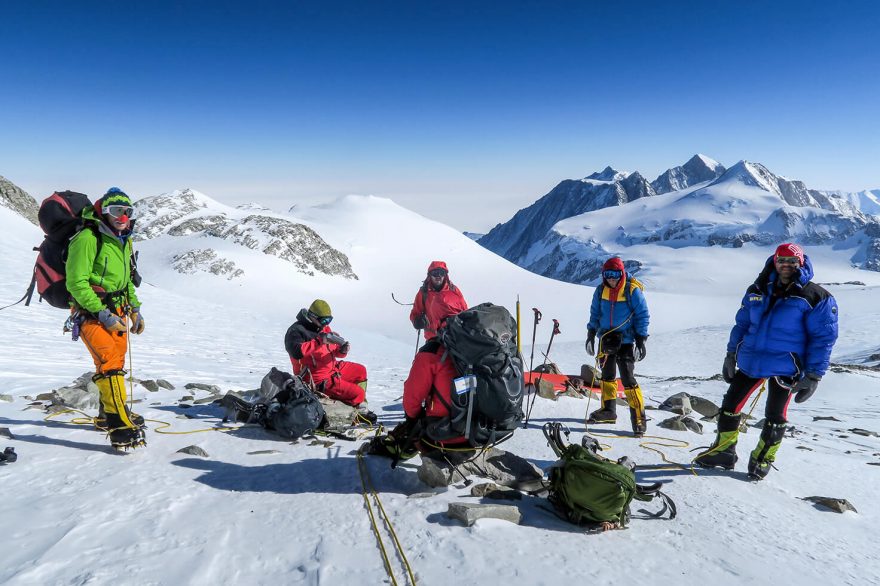 Expedice na Mt. Vinson (4892 m), Antarktida
