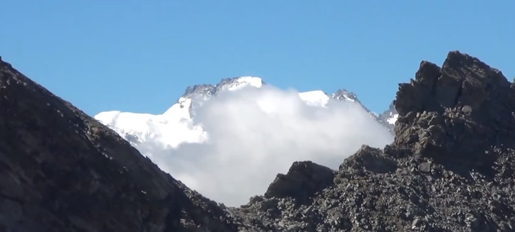 Pohled na čtyřtisícovku Gran Paradiso