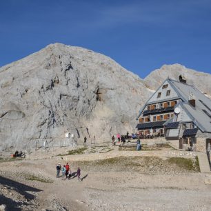 Triglavski dom na Kredarici, Julské Alpy, Slovinsko.