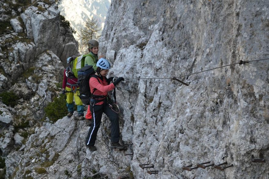 Jedna ze zajištěných pasáží na cestě Tominšek pot. Výstup na nejvyšší vrchol Slovinska a Julských Alp - Triglav (2864 m)