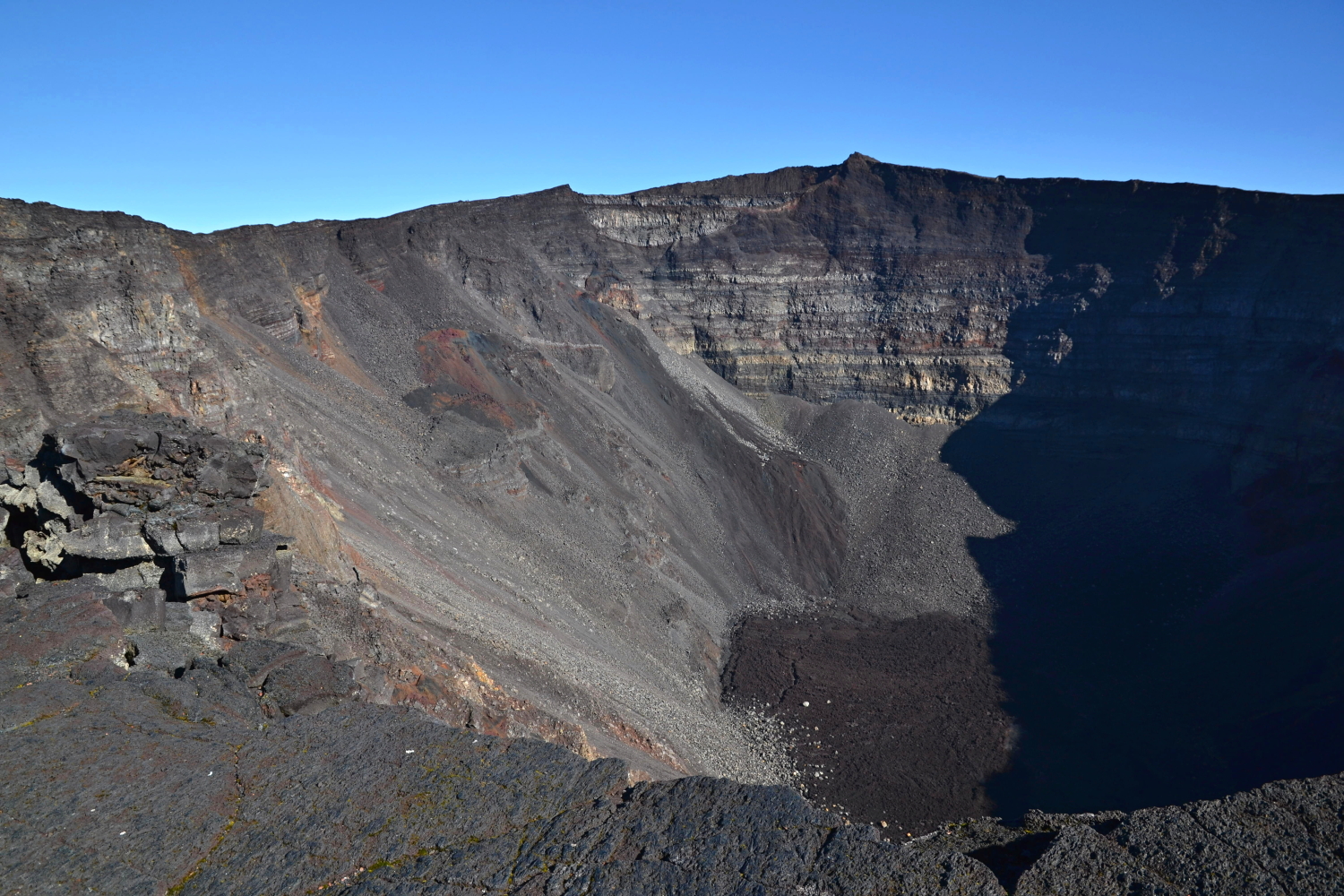 Crater Dolomieu, Piton de la Fournaise, Reunion.