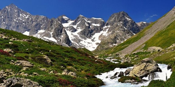 Tour de Oisans (GR 54): nejdrsnější trek v Alpách kolem NP Écrins