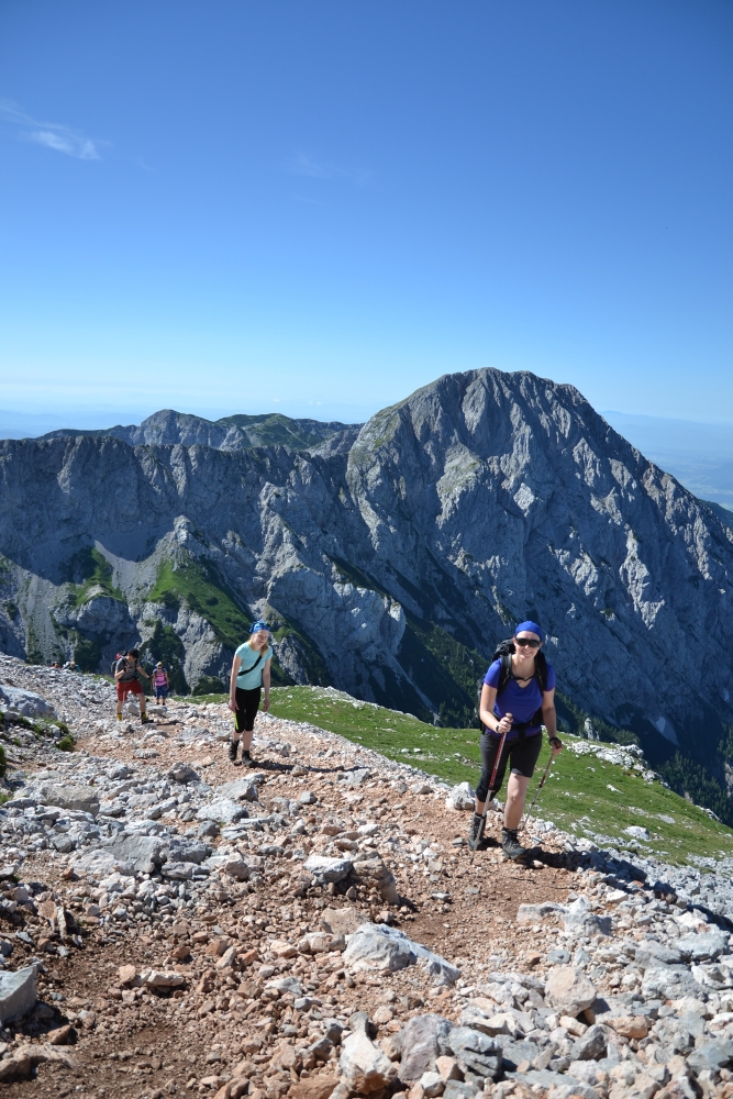 Pohled na Kalški hřeben. Výstup na Grintovec, Kamnicko-Savinjské Alpy, Slovinsko.