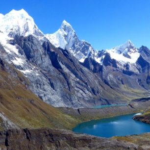 Okruh pohořím Cordillera Huayhuash v Peru