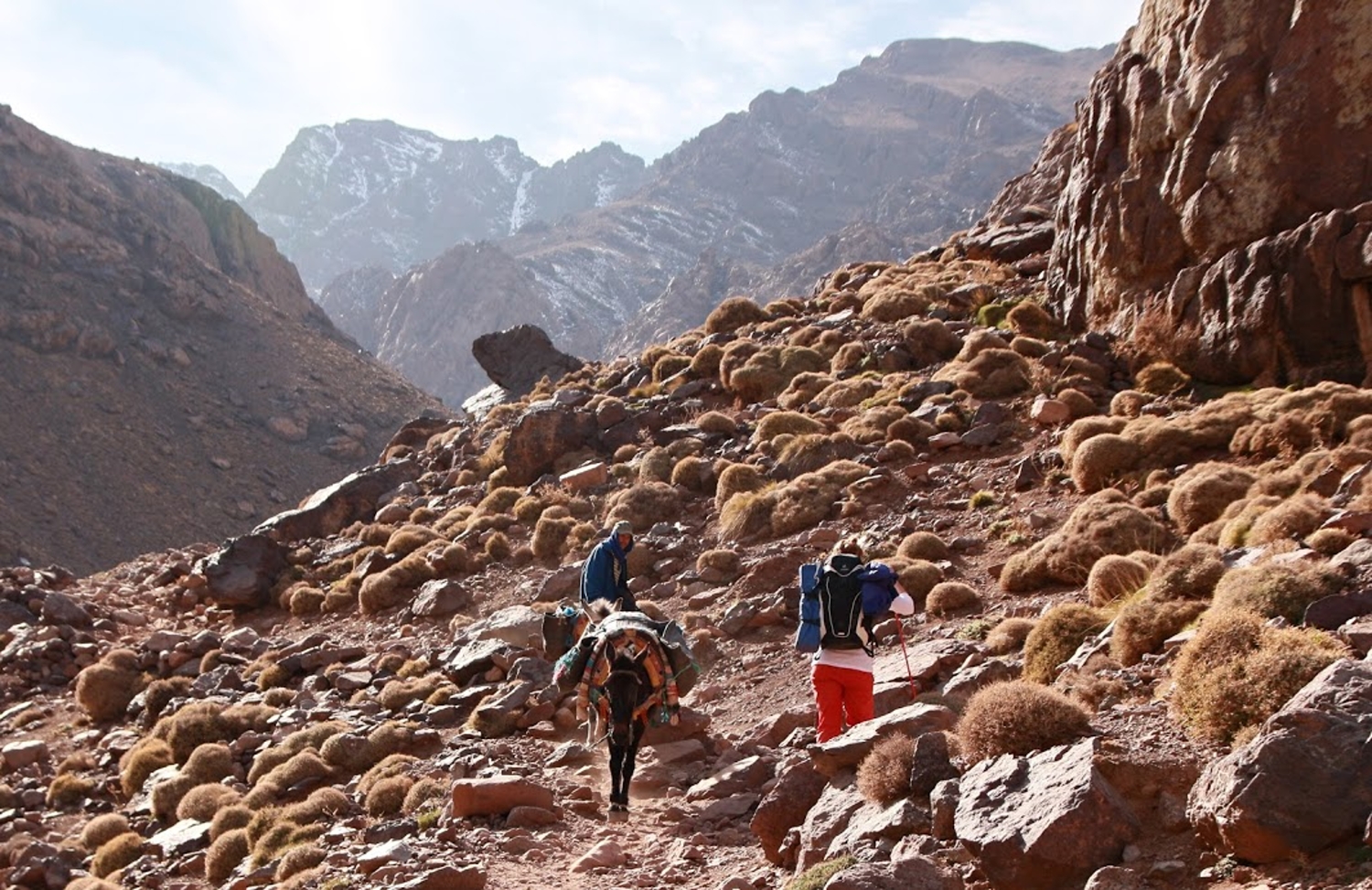 Stoupání na Jebel Toubkal, Vysoký Atlas, Maroko.