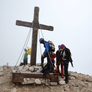 Vrcholový kříž Mangart, Julské Alpy.