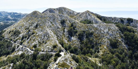 Výstupy na sv. Jure a sv. Ilja v chorvatském pohoří Biokovo nad Makarskou riviérou