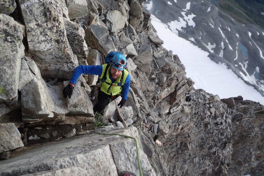 Na hřebeni Matterhornu je nutné se dobře orientovat a rychle lézt