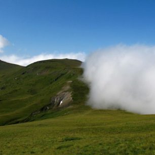 Přírodními šperky Srbska jsou Kosovské Prokletije, Djeravicu a Šar planinu.
