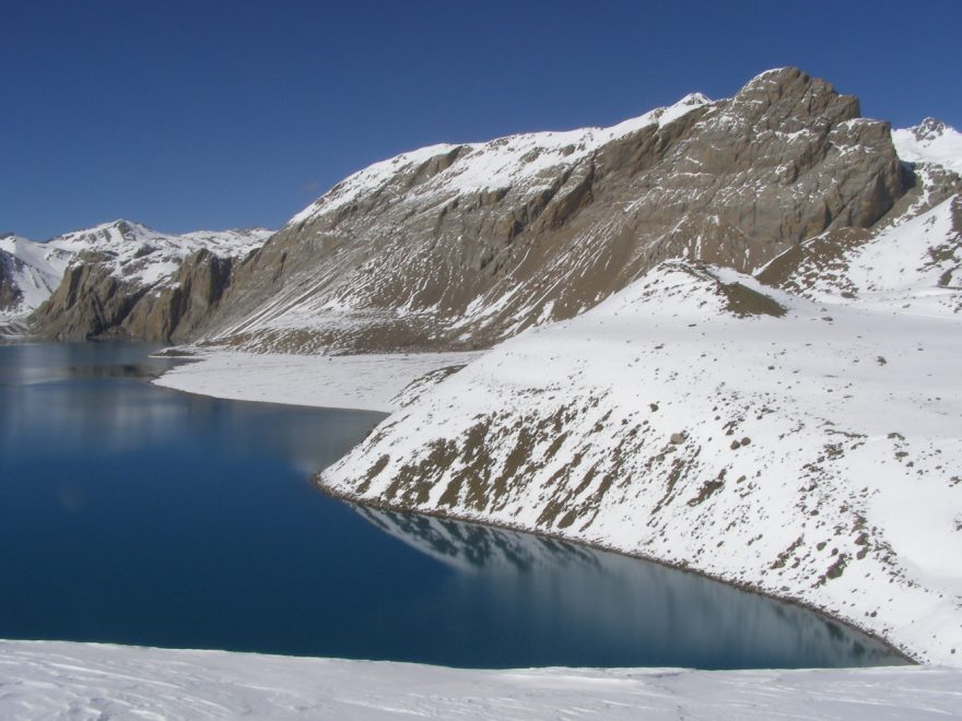Výlet k Tilicho Lake (5000 m) je nejlepší aklimatizací. Annapurna circuit, Nepál.