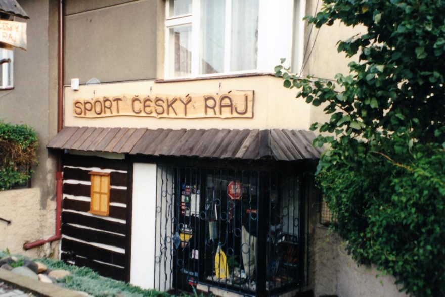 První prodejna Český ráj outdoor otevřela své dveře zákazníkům v roce 1993.