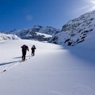 Túra nekonečnými rovinami Oetztálských Alp na sněžnicích či skialpech