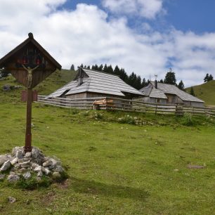 Tradiční architektura, Velika planina, Kamnicko-Savinjské Alpy, Slovinsko.