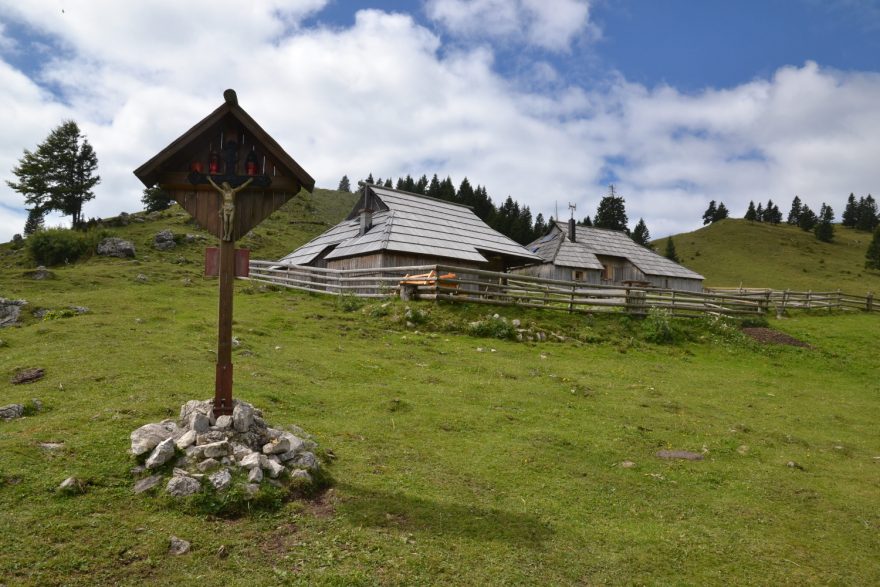 Tradiční architektura, Velika planina, Kamnicko-Savinjské Alpy, Slovinsko.