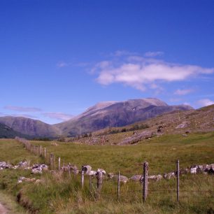 Výhledy na Ben Nevis před Fort Williamem. West Highland Way, Skotsko.