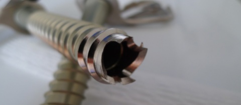 Víte, jak nabrousit šrouby do ledu? + VIDEO