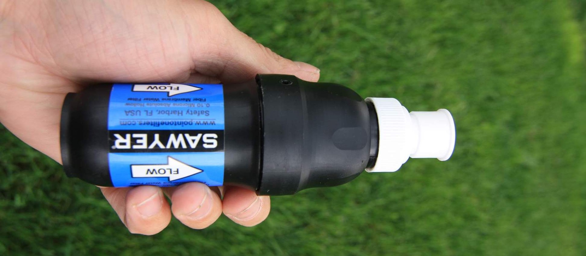 Test cestovního vodního filtru Sawyer Squeeze