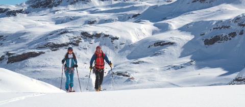 Vyrazte se Světem outdooru 4/2016 do zasněžených hor na skialpech, běžkách i sněžnicích!