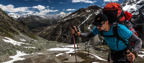 Svět outdooru 1/2017: Treky v Peru, Nepálu, USA, Rumunsku i ČR, singletraily ve Švýcarsku a příloha Svět běhu