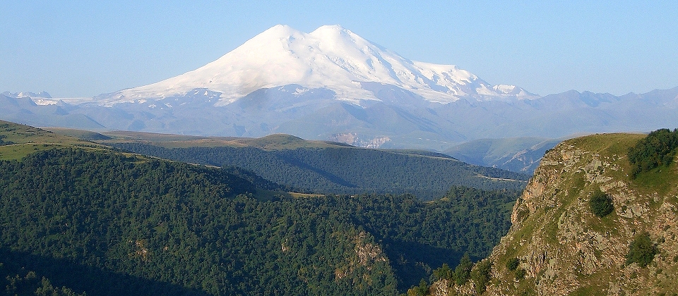 Jak se časy mění: Výstup na dvouhlavý obr Elbrus před 30 lety a dnes