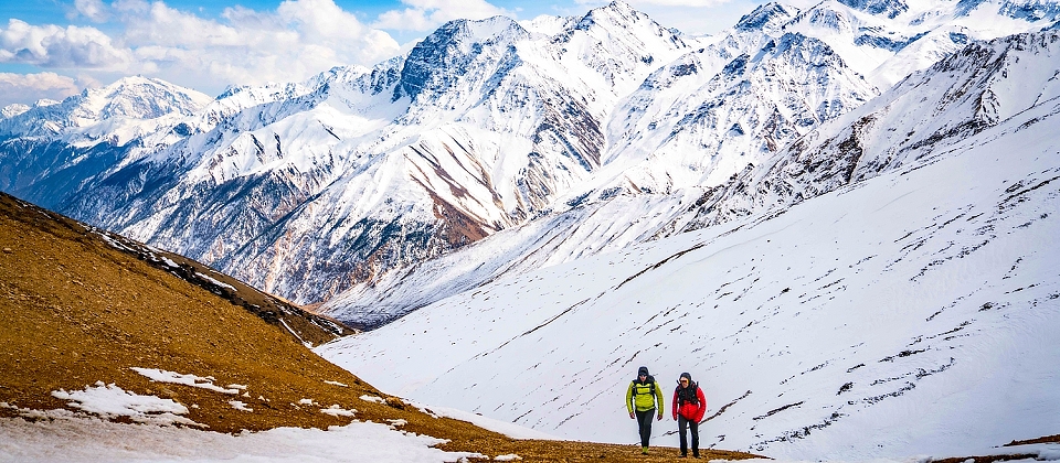 Rekord na Great Himalaya Trailu: 1500 km dálkovou trasu v Nepálu překonali Ryan Sandes a Ryno Griesel za 25 dní
