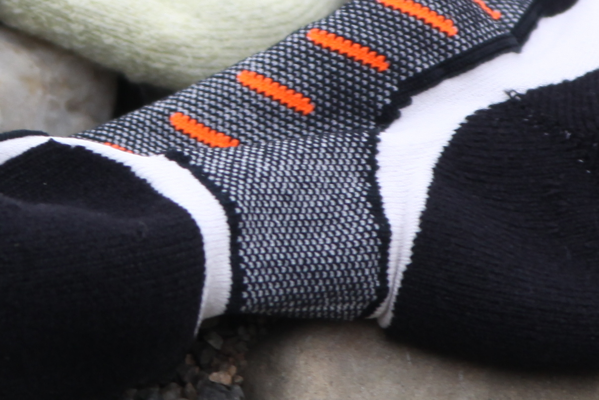 V oblasti klenby je použit slabší materiál, který napomáhá lepší ventilaci