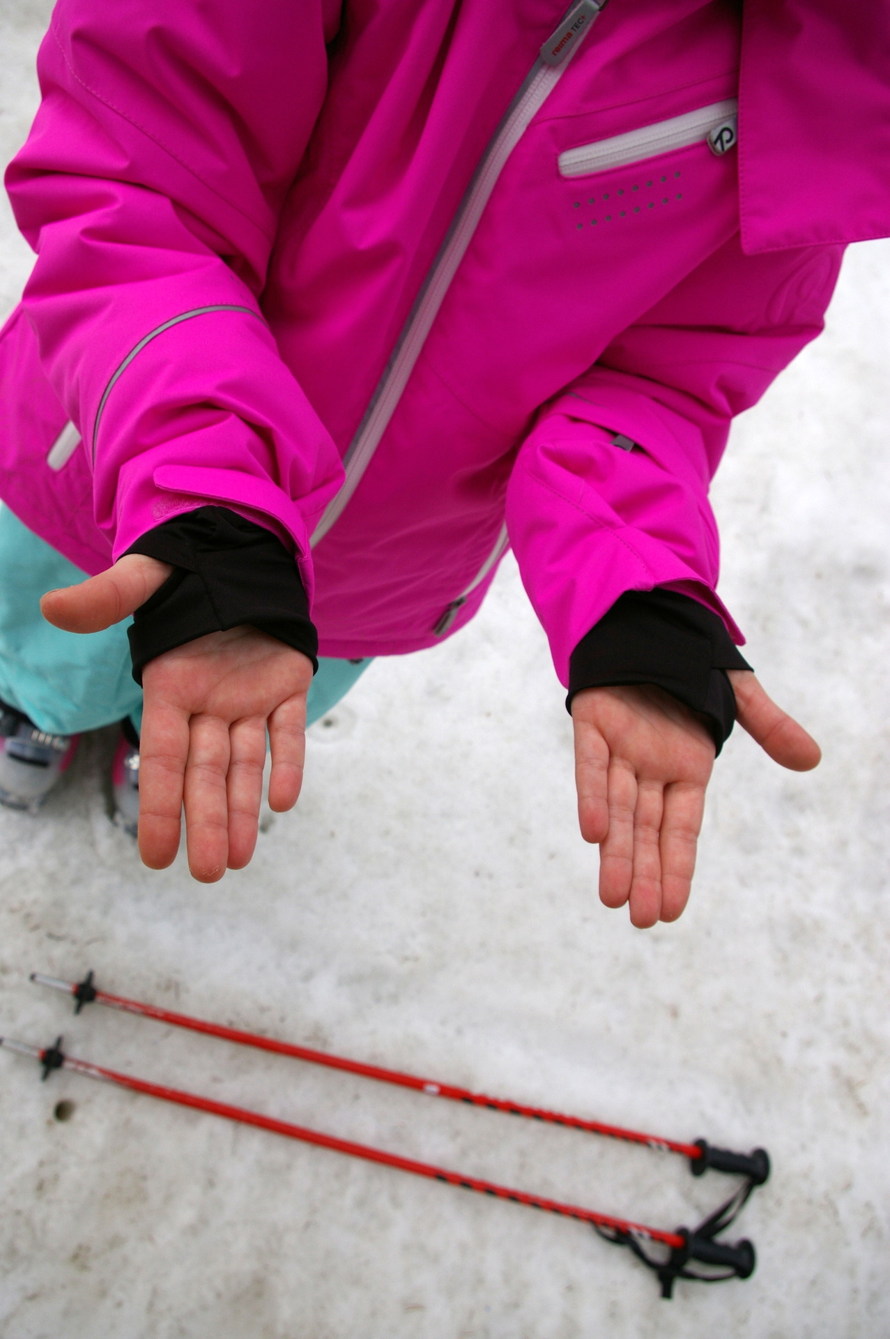 Vnitřní manžety rukávů s otvory na palec
