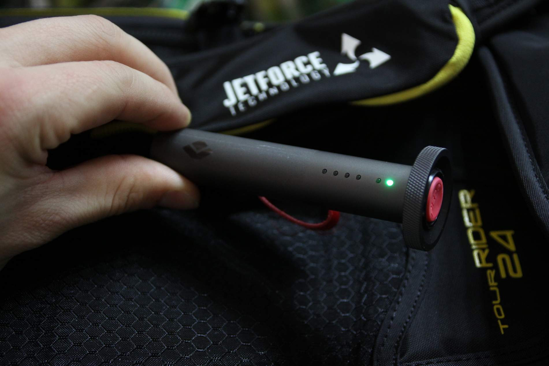 Odpalovací systém na batozích s technologií JetForce zároveň při každém zapnutí provede kontrolu celého systému