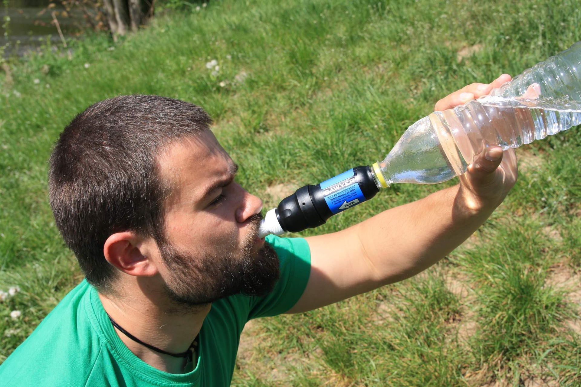 Pití z filtru Sawyer Swueeze SP129