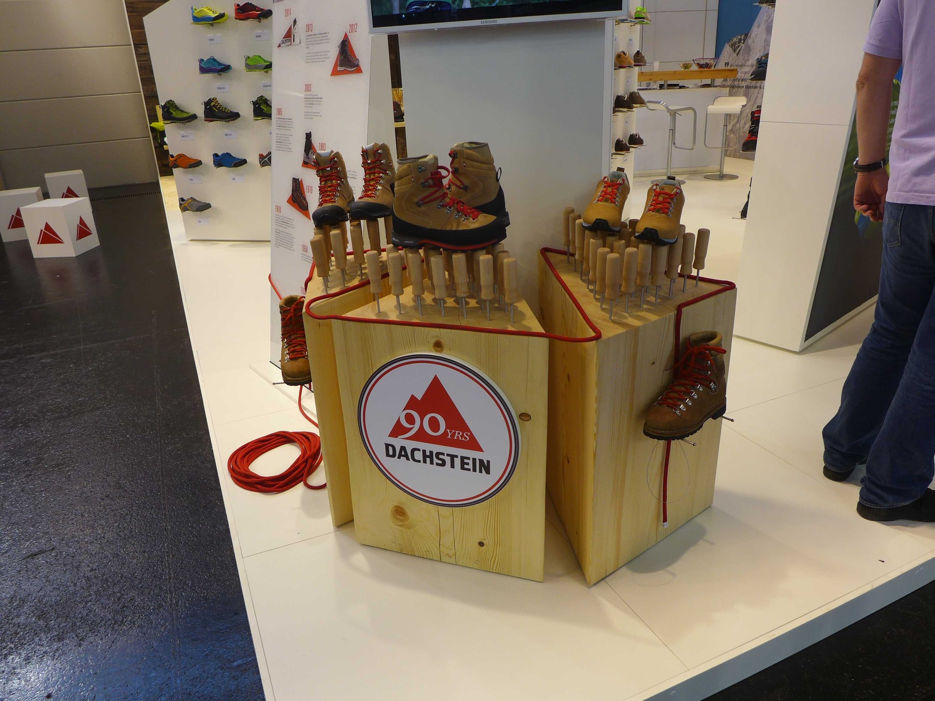 Znovuzrozená značka bot Dachstein