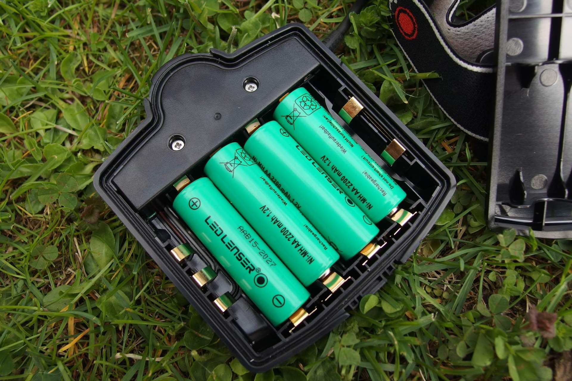 4 ks AA baterií