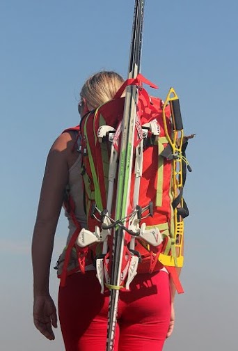 Připnutí lyží -  částečně diagonálně