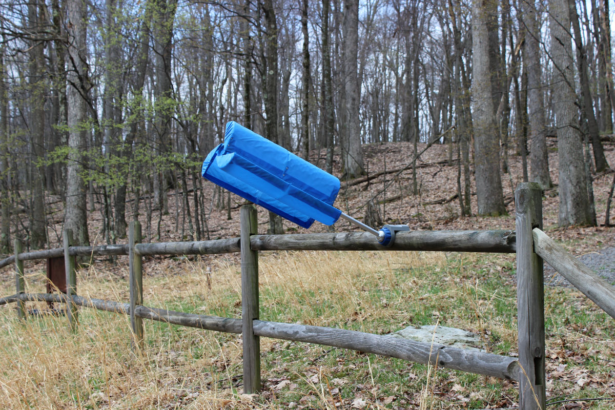 Dobíjení pomocí větrné energie.