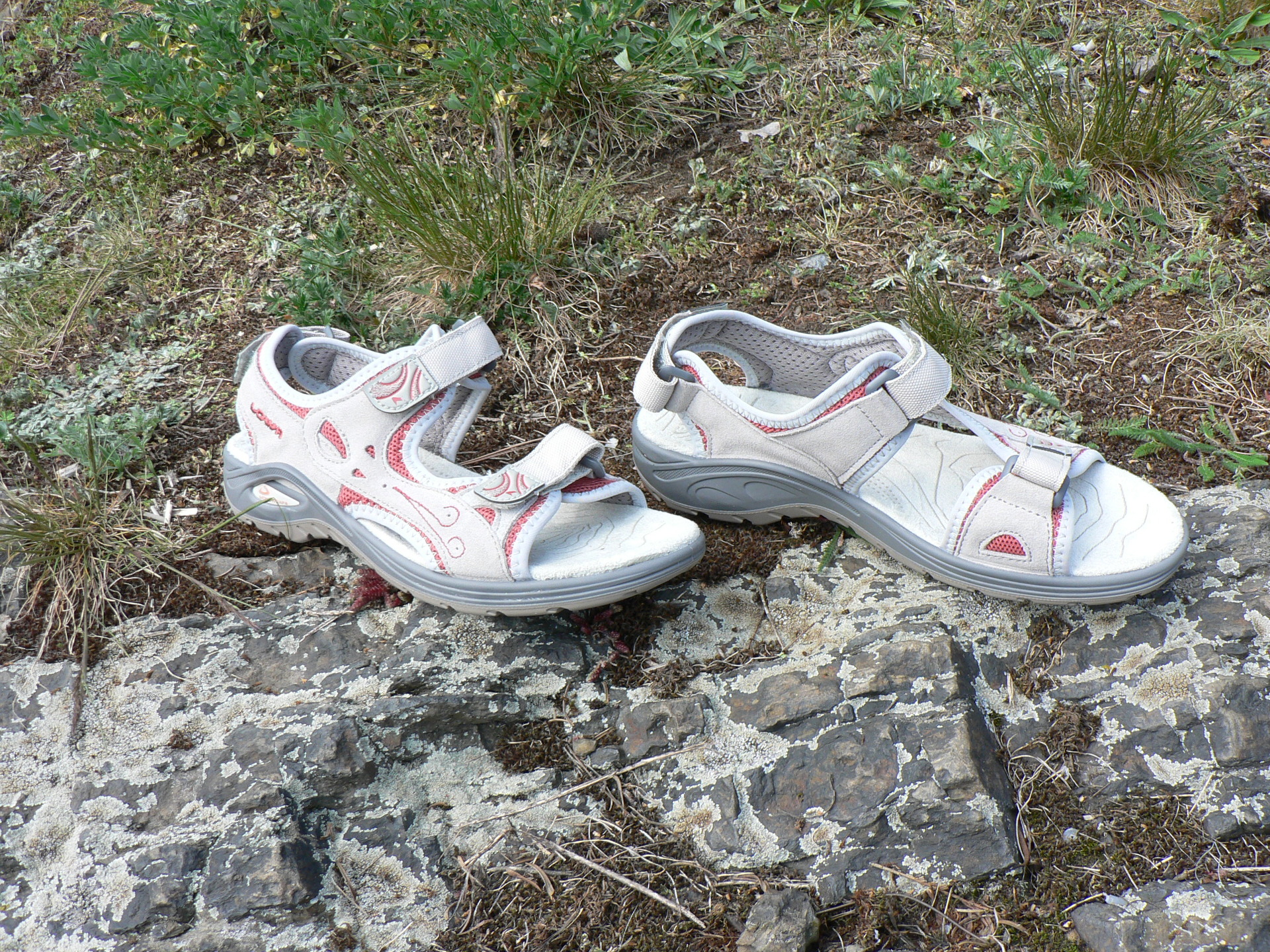 Model Puerto je ušitý z Veluru a má kožený došlap.