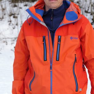 K dispozice je celkem pět vnějších kapes