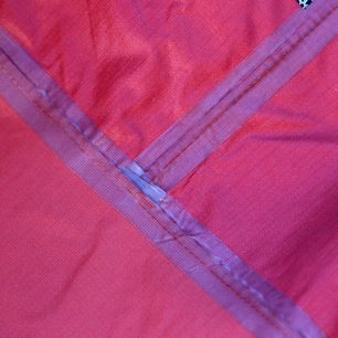 Detail podlepení švů