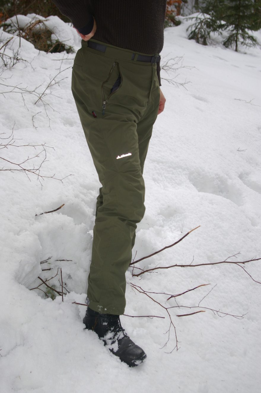 Reflexní prvky jsou decentní, přesto dobře viditelné